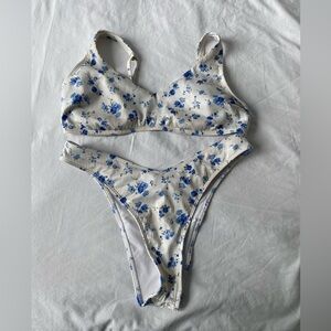 Hollister Blue and White Floral Bikini Set